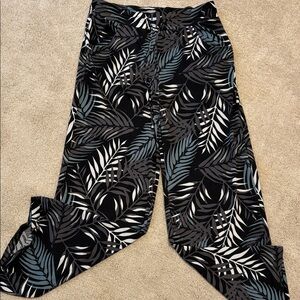 Stylish Black, Grey,and Steel Blue Leaf Print Wide Leg Pants